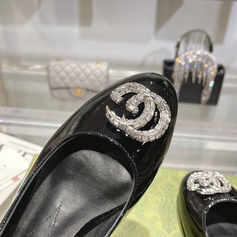 Gucci Flat Shoes